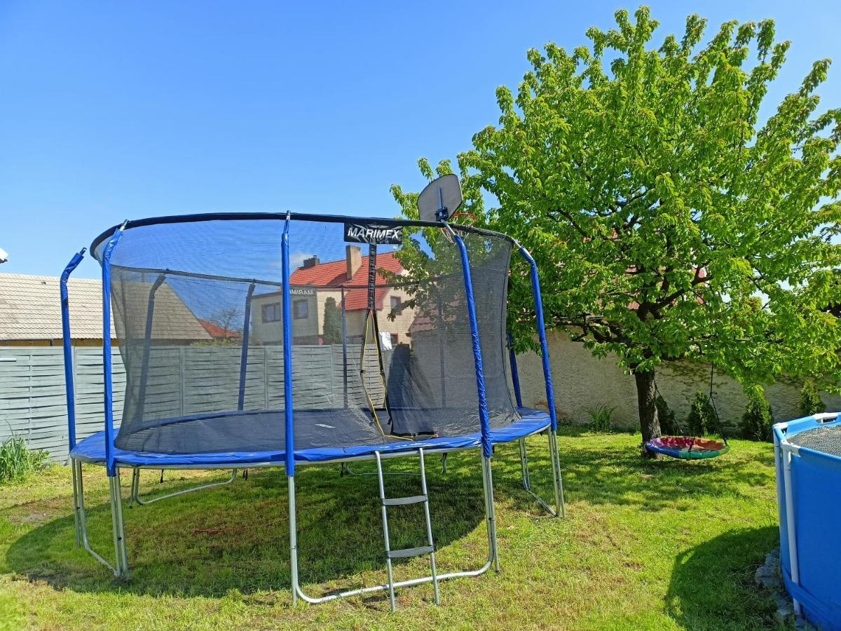Rekreacni Dum U Elisky A Barusky Villa Krakovany Ngoại thất bức ảnh
